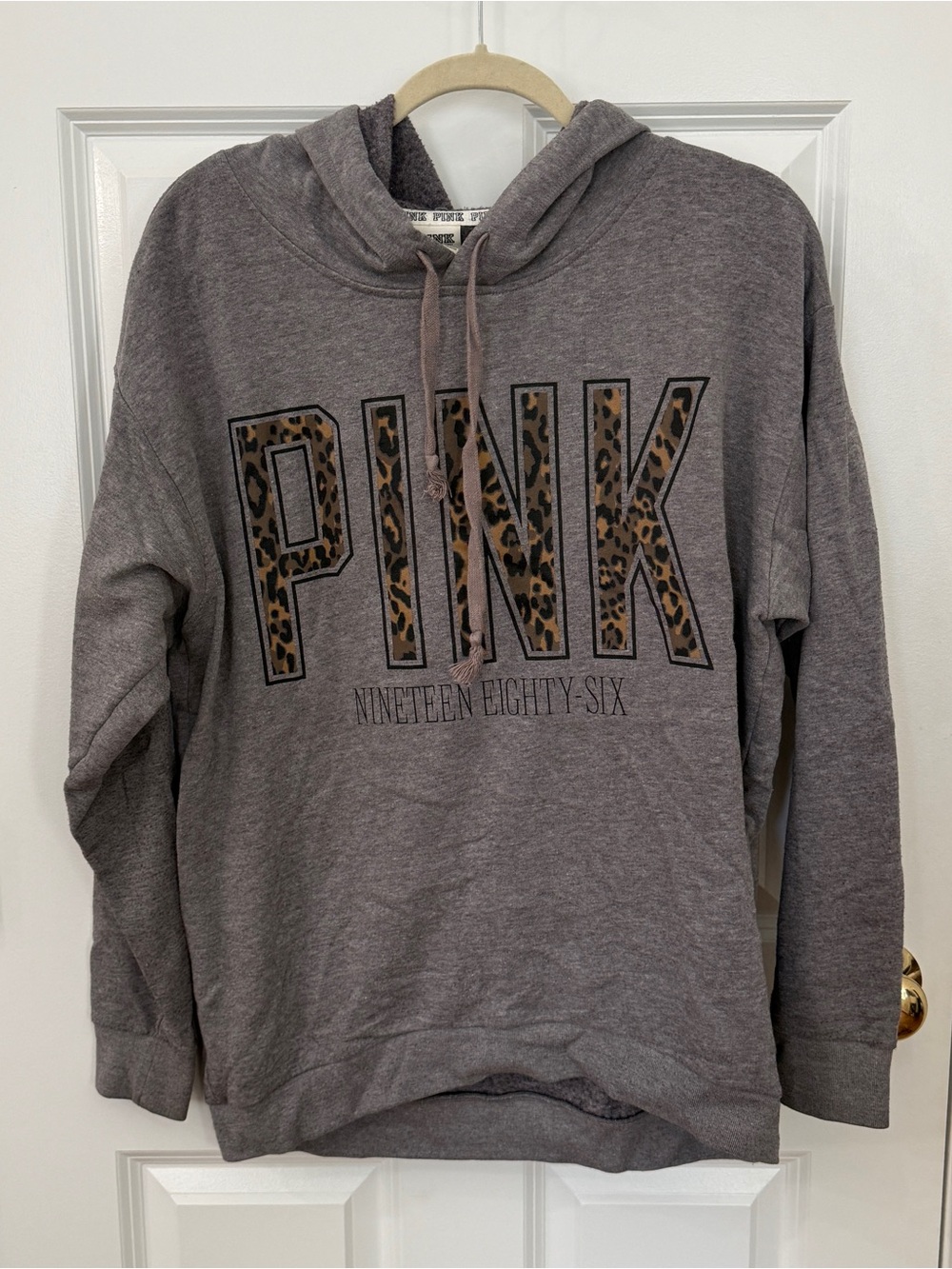 Victoria’s Secret PINK Gray Leopard Logo Pullover Hoodie Size S NWOT